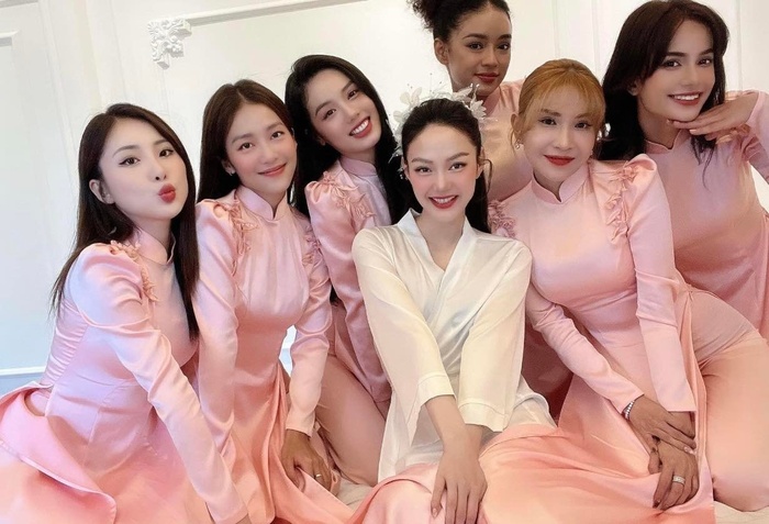 Dàn bê tráp toàn siêu phẩm từ nhà gái.