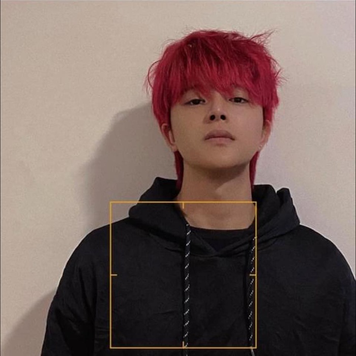 Nét điển trai khác lạ của Quang Anh nghi vấn 