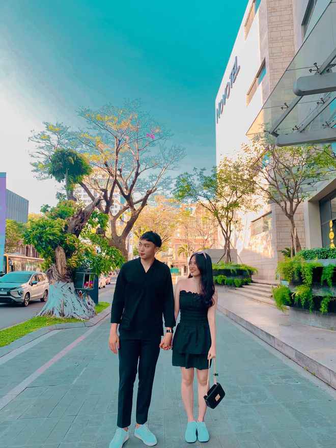 Tại giải U23 Đông Nam Á hồi đầu năm 2022, Đặng Tuấn Hưng là một trong những cái tên nổi bật, giúp U23 Việt Nam giành chức vô địch. Tại vòng Chung kết U23 châu Á đang diễn ra, thủ môn trẻ tuổi này chưa có cơ hội thể hiện tài năng, là cầu thủ duy nhất chưa được ra sân nhưng nhiều người vẫn dành nhiều chú ý cho anh chàng.