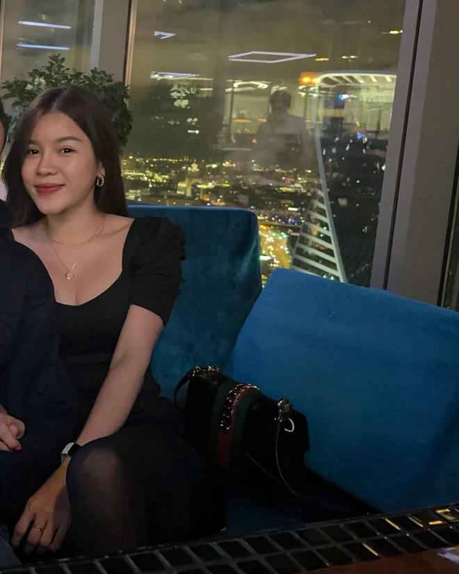 Mối quan hệ của cả 2 với gia đình đối phương cũng cực kỳ thân thiết, tốt đẹp. Yến Xuân đã có vài lần sang Nga gặp gỡ, đón năm mới của gia đình bạn trai và ngược lại Văn Lâm cũng về thăm gia đình bạn gái.