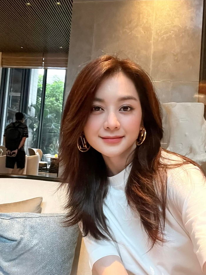 Thiều Bảo Trang rạng rỡ xuất hiện trong những hình ảnh mới nhất.