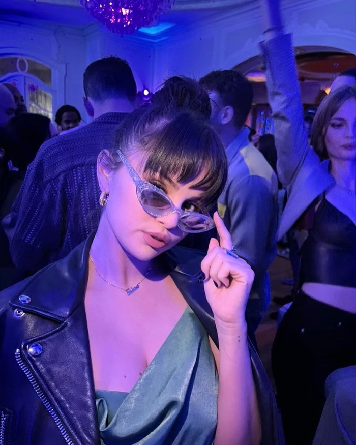 Hậu ồn ào tình cảm cách đây vài năm trước, hiện tại Selena đang tận hưởng cuộc sống độc thân vui vẻ bên người thân và bạn bè thân thiết