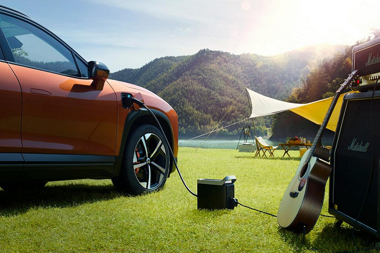 Tại thị trường Trung Quốc, giá xe Nio ES7 2022 khởi điểm từ 468.000 Nhân dân tệ (khoảng 1,638 tỷ đồng) cho phiên bản dùng pin 75 kWh. Con số tương ứng của phiên bản dùng pin 100 kWh là 526.000 Nhân dân tệ (1,841 tỷ đồng). Dự kiến, xe sẽ bắt đầu được giao cho khách hàng vào cuối tháng 8 năm nay. Video: Nio ES7 là mẫu SUV thuần điện hạng trung tại Trung Quốc.