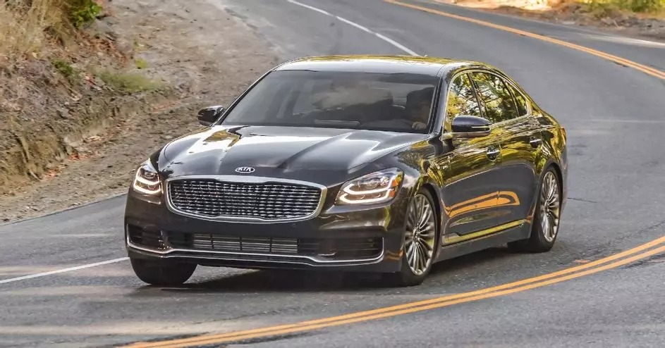 Chiếc sedan hạng sang Kia K900 với thiết kế ấn tượng (Ảnh: Hot cars)