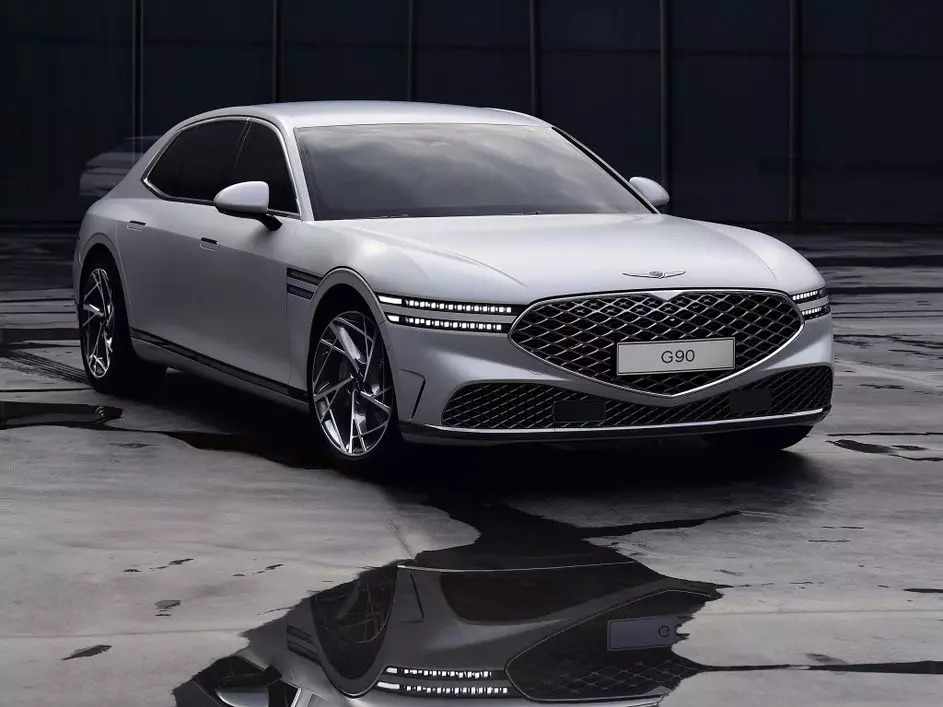 Hyundai Genesis G90 cùng thiết kế ấn tượng và tiện ích sang trọng (Ảnh: Hot cars)
