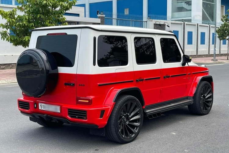 Nội công này được truyền tới cả 4 bánh thông qua hộp số tự động AMG Speedshift Plus 9 cấp, nhờ đó, dòng xe được mệnh danh là 