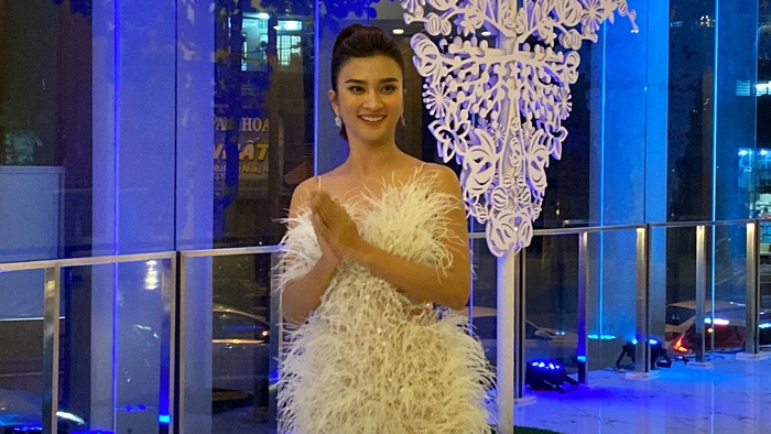 Bộ trang phục có phần 