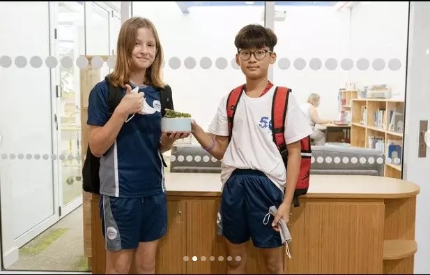 Có thể thấy từ khi khoe bạn gái, quý tử nhà Lệ Quyên liên tục có hành động cho thấy 