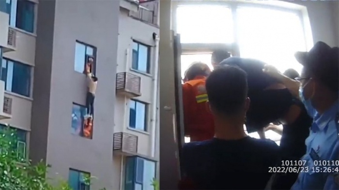 Người đàn ông vẫn còn rất sợ hãi khi nhớ lại sự việc. 