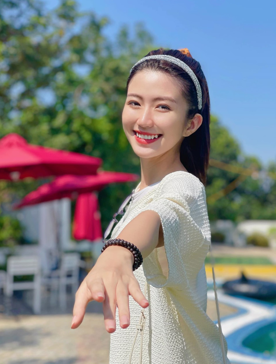 Ở ngoài đời, mỹ nhân 23 tuổi là sinh viên trường Đại học Mỹ Thuật.