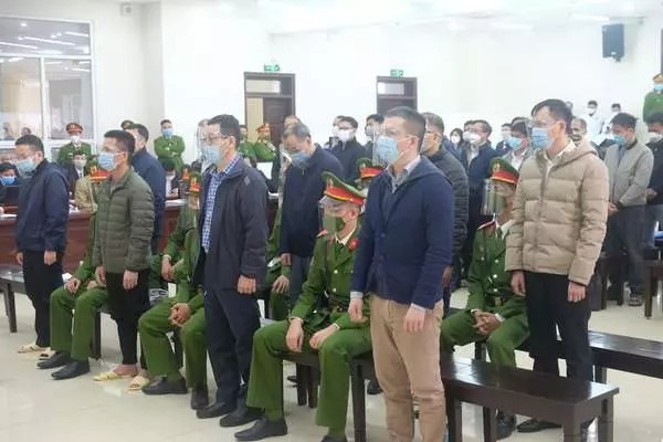 Các bị cáo tại phiên tòa sơ thẩm