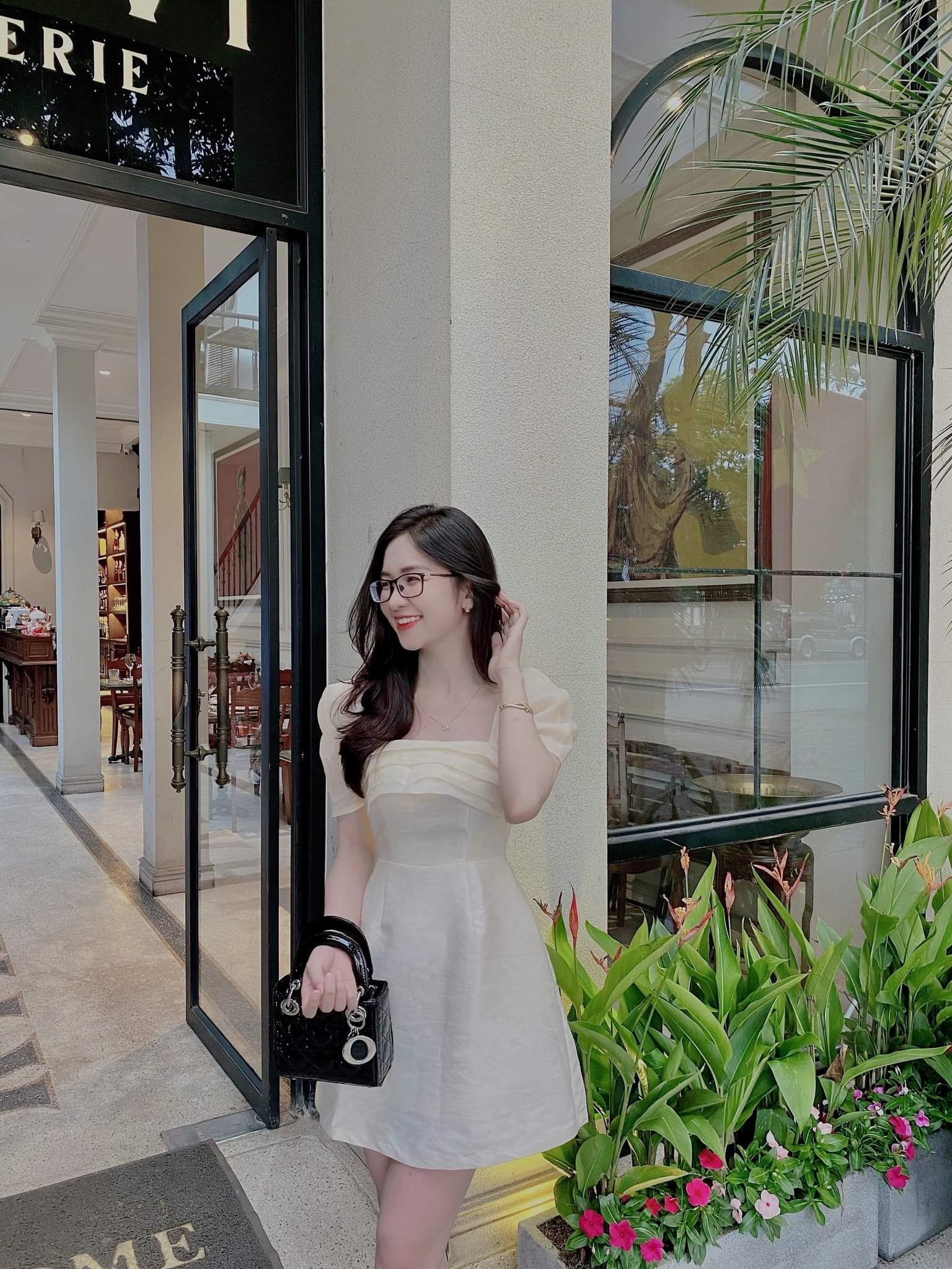 Nhớ lời người xưa “nét chữ nết người” nên với Linh, việc rèn chữ rất quan trọng, thông qua việc “luyện bút” còn rèn được cho con người tính kiên trì, cẩn thận.