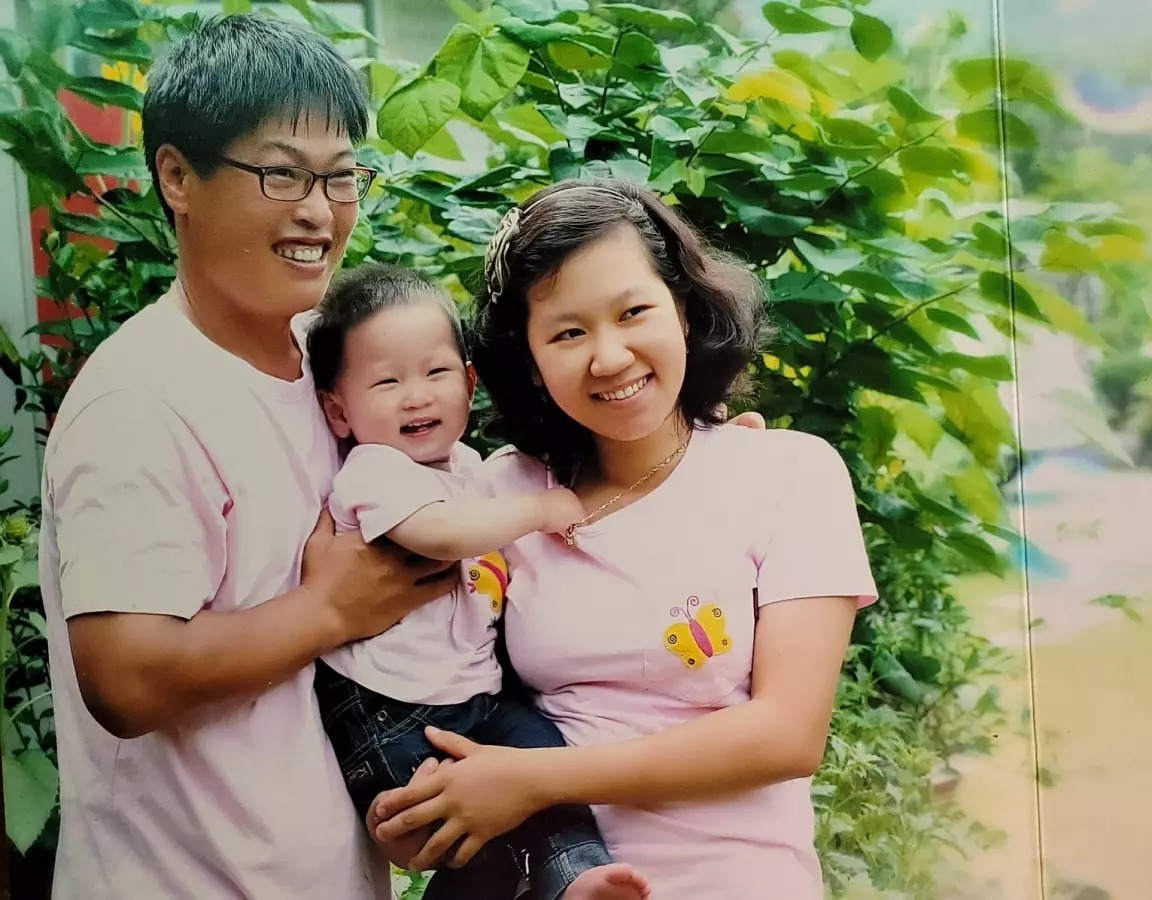 Sau khi có con, tình cảm vợ chồng chị Thái ngày càng thắm thiết.