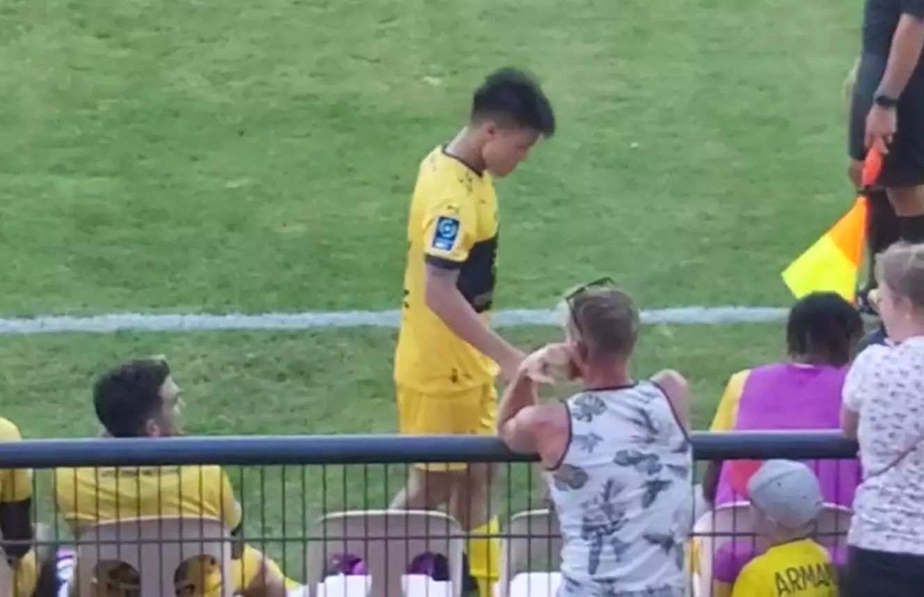 Quang Hải được rút ra sân nghỉ sau 45 phút (Ảnh Sỹ Tuân)