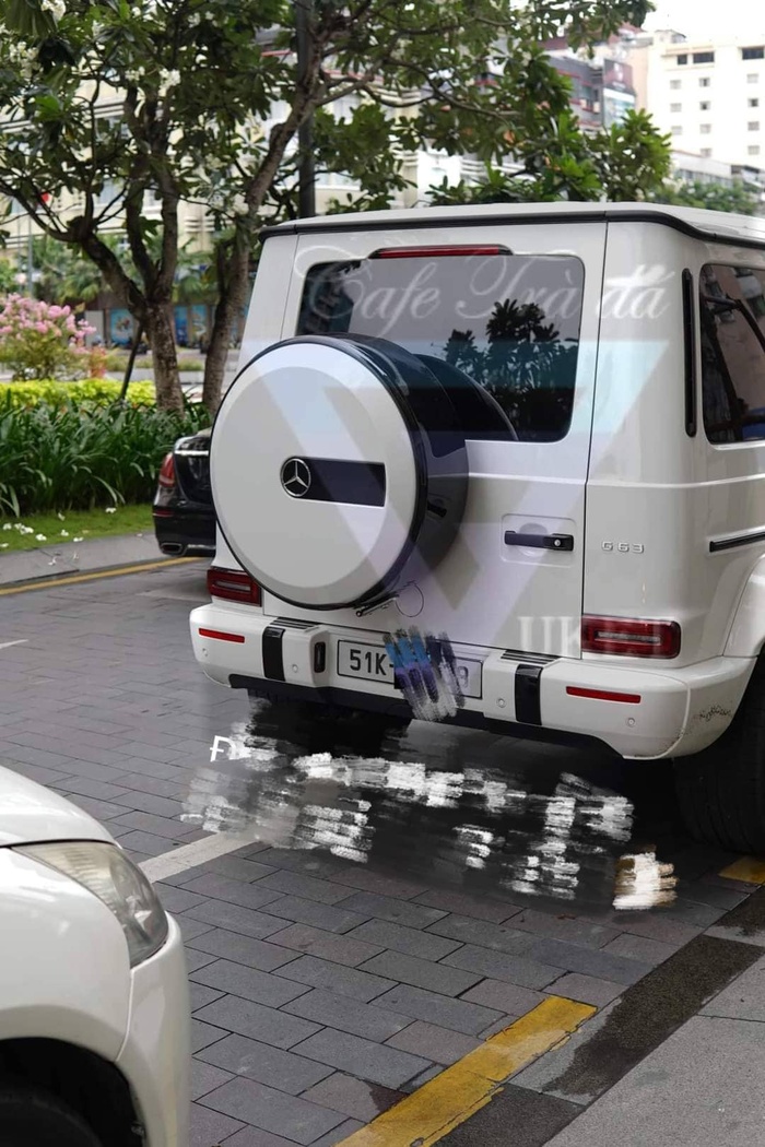 Chiếc xe được cho là chiếc xế hộp quen thuộc mà Hiền Hồ từng đăng tải. (Ảnh: Phuket group)