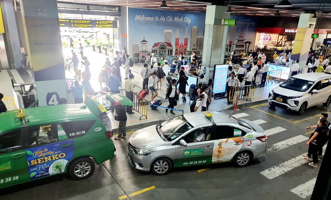 Nhu cầu đi lại qua sân bay Tân Sơn Nhất tăng cao