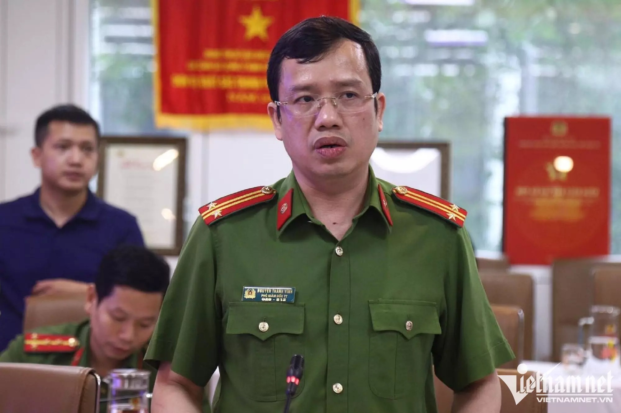 Trung tá Nguyễn Thành Vĩnh thông tin tại cuộc họp báo