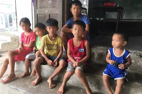 Chị T. tự tử để lại 6 con thơ nheo nhóc.