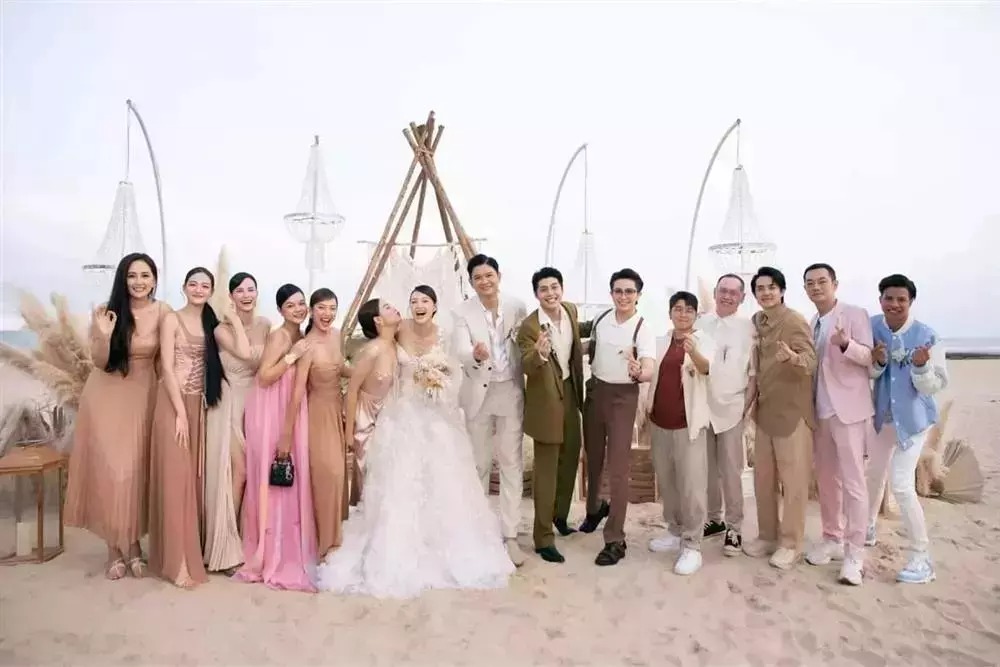 Ông xã Minh Hằng lộ diện trong đám cưới.