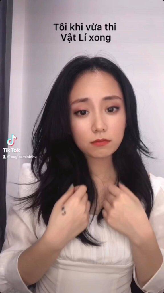 Song song với công việc dạy học, Minh Thu giờ là một KOL với số người theo dõi tài khoản TikTok và Facebook lần lượt khoảng 792.000 và 1 triệu.