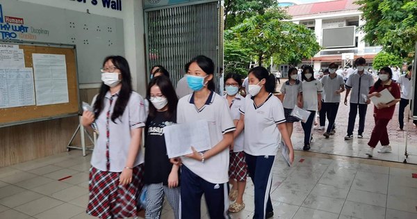 Thí sinh dự thi tốt nghiệp THPT tại TP HCM. Ảnh: KHÁNH THU