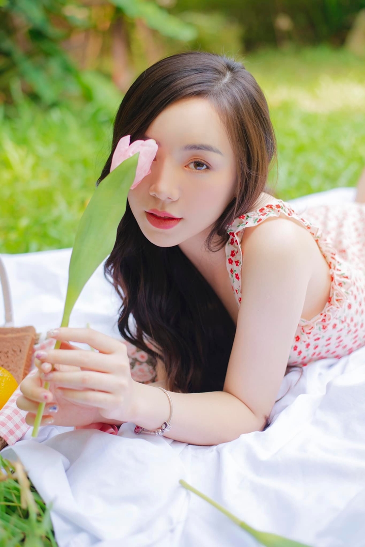 Thậm chí, danh xưng hot girl cũng được thay thế bằng 