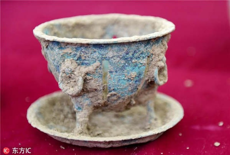 Theo đo đạc của các chuyên gia, ngôi mộ có diện tích 210 m2. Căn cứ vào hình dáng mộ cổ và các đồ tùy táng, họ nhận định chủ nhân ngôi mộ khả năng cao đến từ tầng lớp quý tộc.