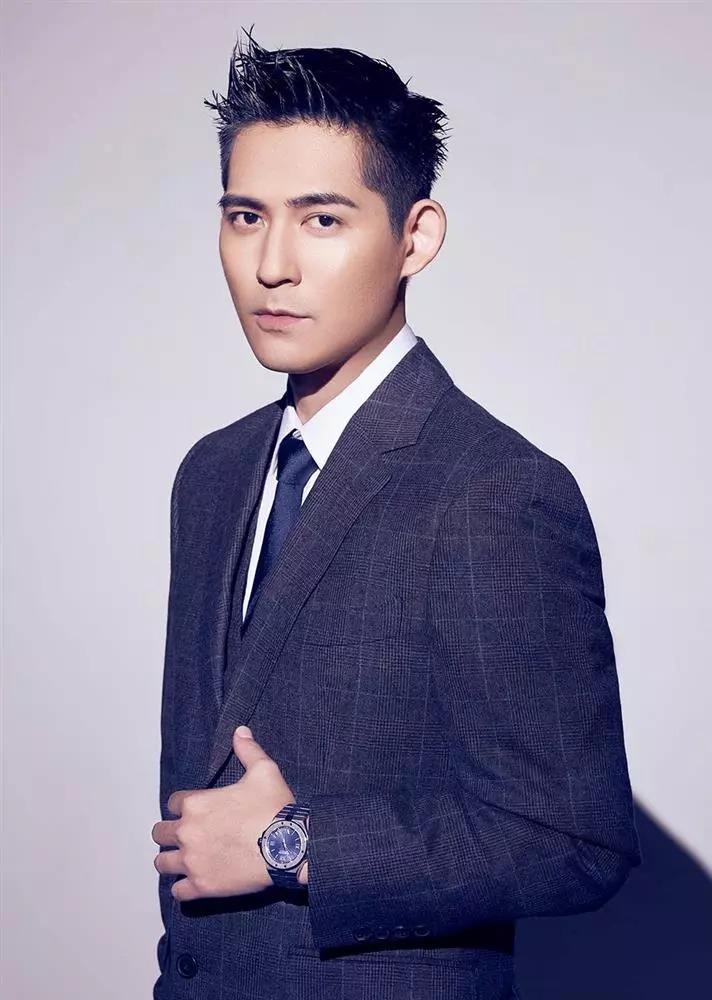 Châu Du Dân, Dụ Hồng Uyên, sao bị lừa tiền