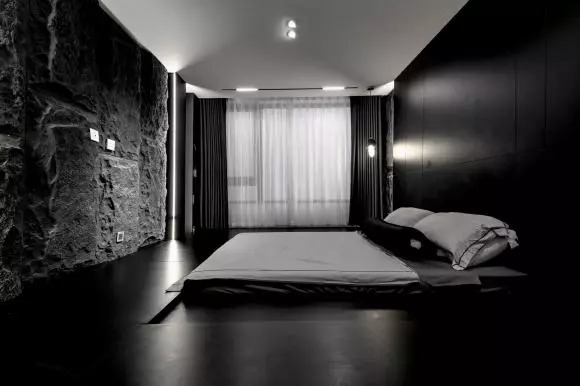 Một trong những căn phòng ngủ được trang trí theo phong cách hiện đại, không có quá nhiều đồ để không gian được thoáng đãng.