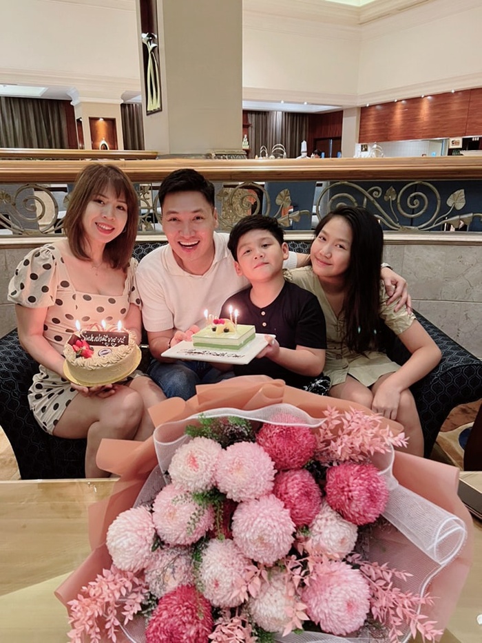 Gia đình hạnh phúc của Mạnh Trường.
