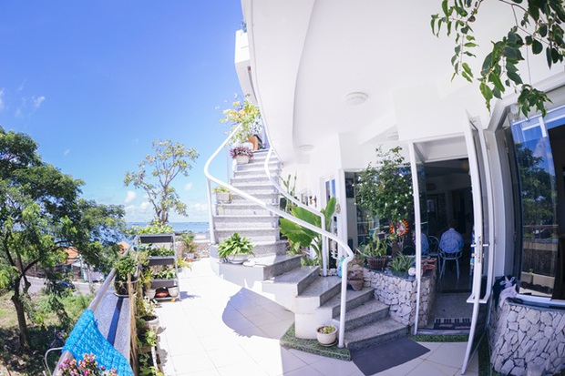 Không gian sống mang dấu ấn rất riêng của nhạc sĩ Trần Tiến, nơi ông đang dưỡng bệnh và tận hưởng tuổi già