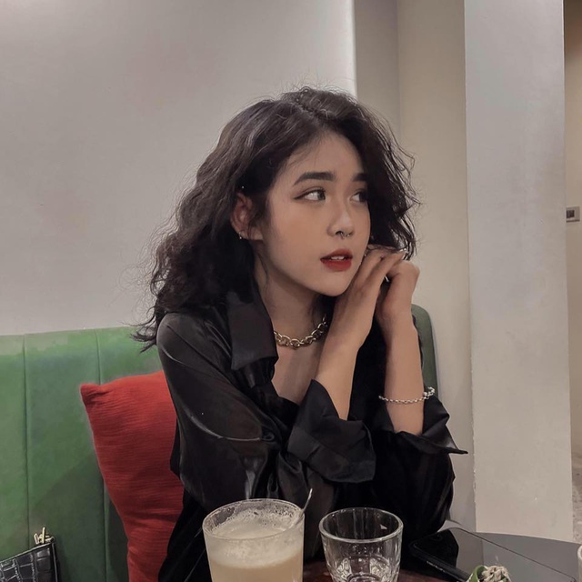 Vì là sinh viên năm 3 nên Yến tập trung hầu hết thời gian cho việc trang bị các kiến thức cần thiết. Tuy vậy, Ngọc Yến vẫn dành thời gian cho sở thích của bản thân và trò chuyện cùng bạn bè.