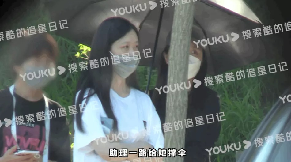 Vợ Hứa Ngụy Châu cùng bảo mẫu