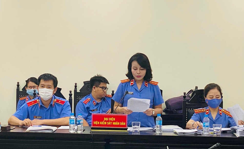 Đại diện VKS trình bày bản luận tội