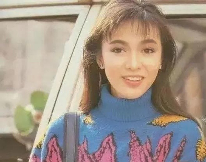 amp;#34;Quốc bảo nhan sắcamp;#34; từng tát Lưu Gia Linh, khinh Châu Tinh Trì giờ gây thất vọng, thành amp;#34;yêu quáiamp;#34; - 6