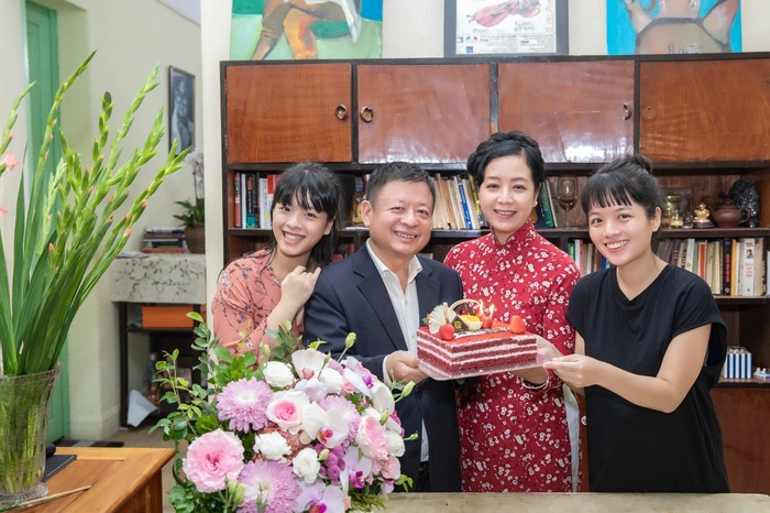 Hình ảnh gia đình của NSƯT Chiều Xuân