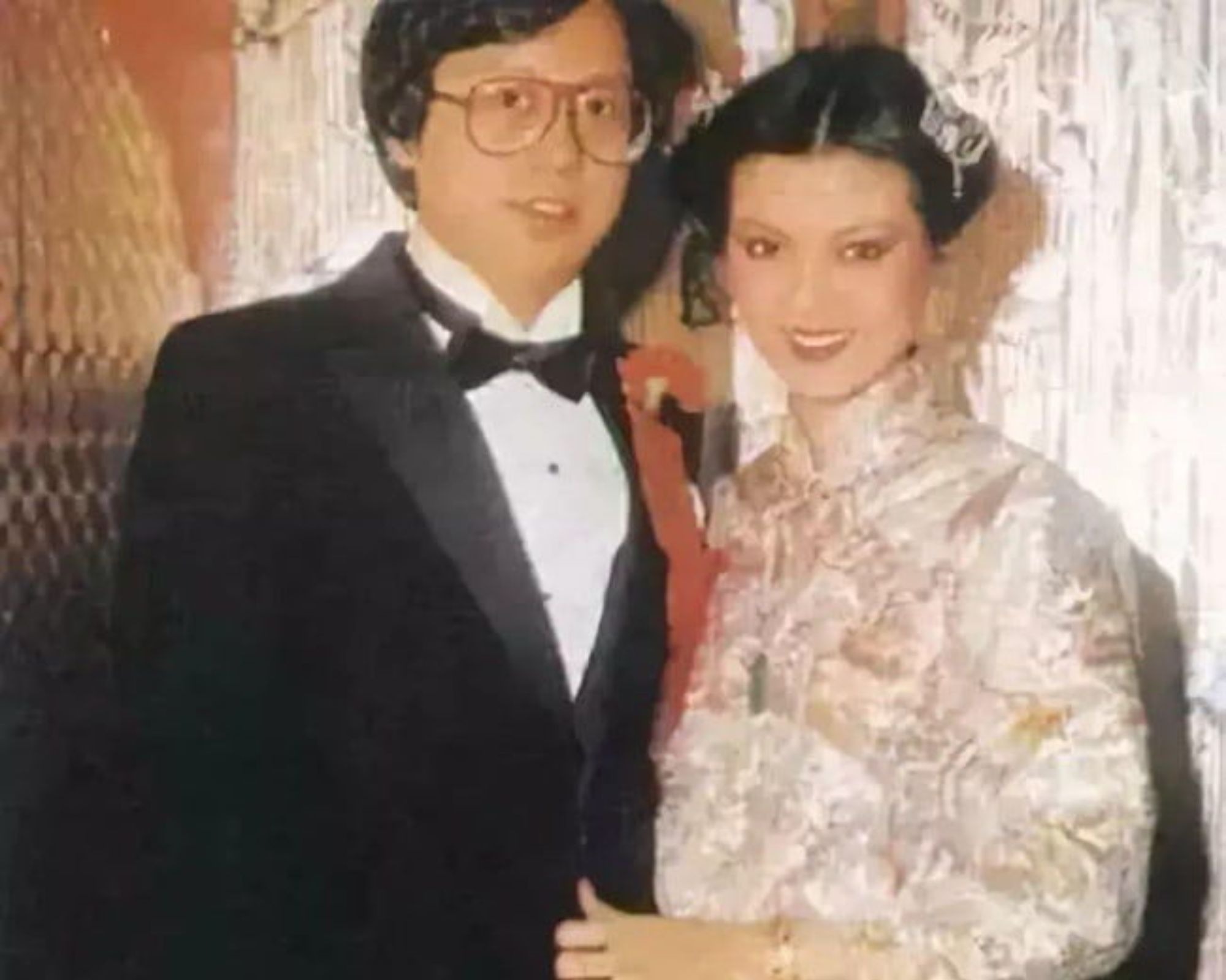 Tạ Linh Linh từ bỏ sự nghiệp vì chồng nhưng lại bị phản bội hết lần này đến lần khác.