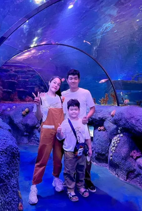 Nhật Kim Anh cùng chồng cũ đưa con trai đi du lịch nước ngoài.