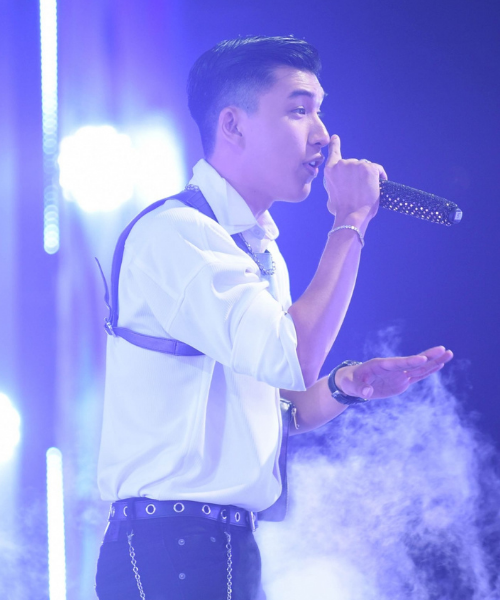 Phong cách ăn mặc lịch lãm của nam rapper