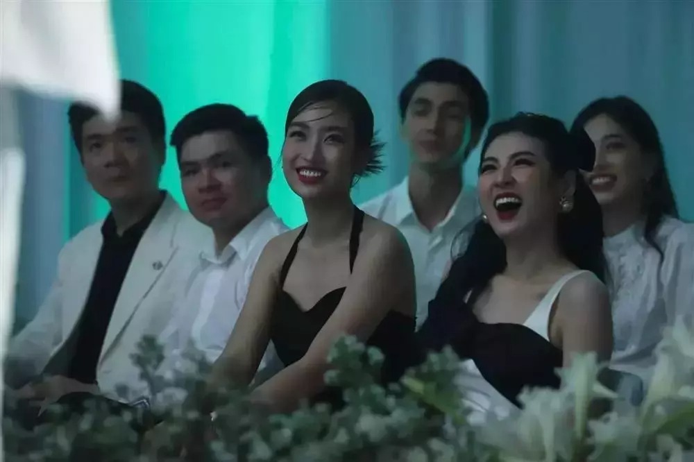 Tháng 4/2022, cả hai được bắt gặp sánh đôi bên nhau tham dự một show ca nhạc