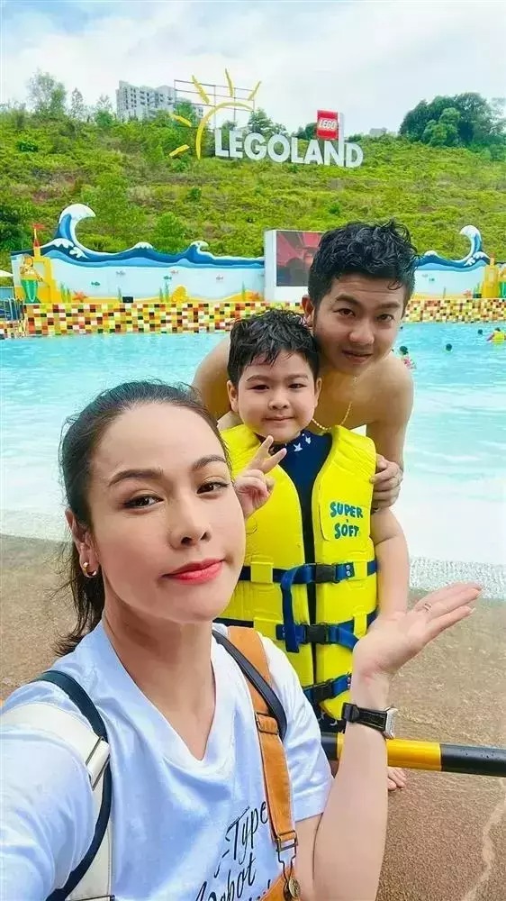 Khung hình thân thiết 