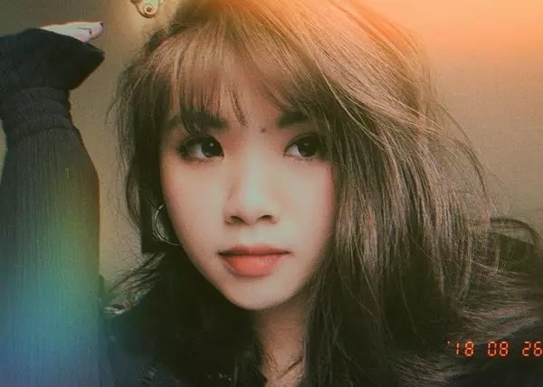 Hồng Nhật sở hữu ngoại hình xinh xắn, ưa nhìn.