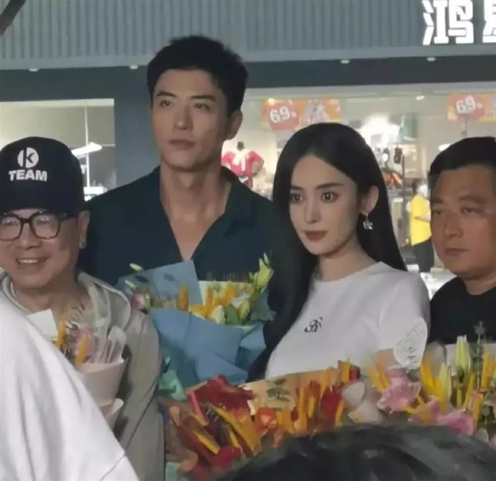  Từ Khai Sính và Cổ Lực Na Trát đóng chung phim truyền hình Lưu Luyến Hồng Trần 