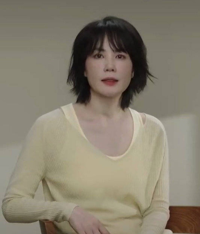 Dưới ống kính người qua đường, Vương Phi gây sốt, dễ hiểu vì sao Trương Bá Chi bị chê lép vế - 3