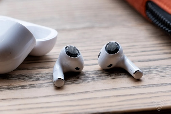 AirPods Pro 2 có thể sẽ xuất hiện tại sự kiện Apple 7/9. (Ảnh: The Verge)