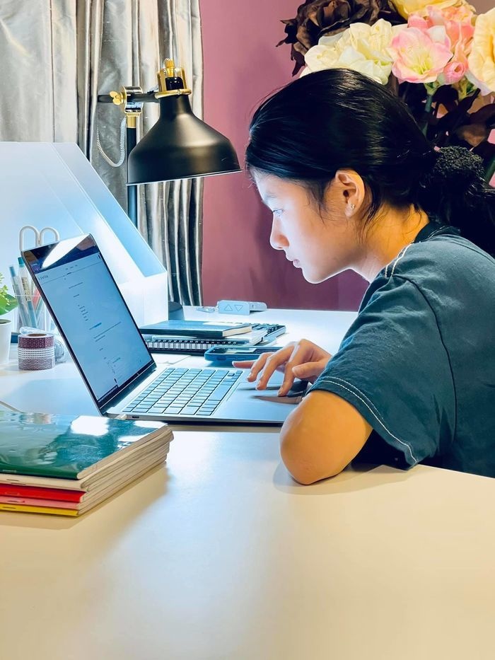 Bảo Tiên được đầu tư nhiều cho việc học ở trường và học các bộ môn năng khiếu.