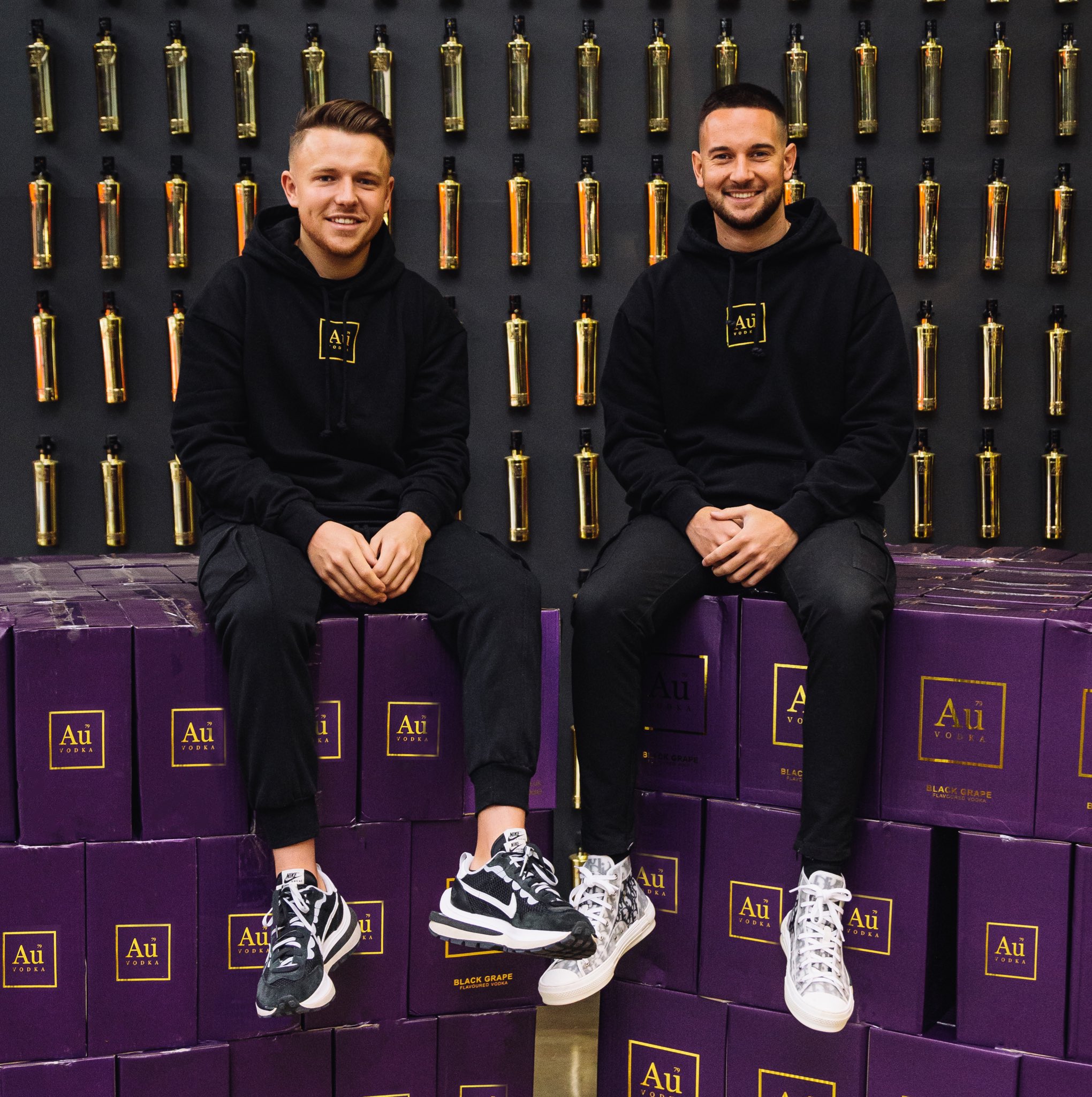 Hậu trường - Cậu bé bị Hazard đá vào người giờ thành triệu phú nhờ vodka (Hình 3).