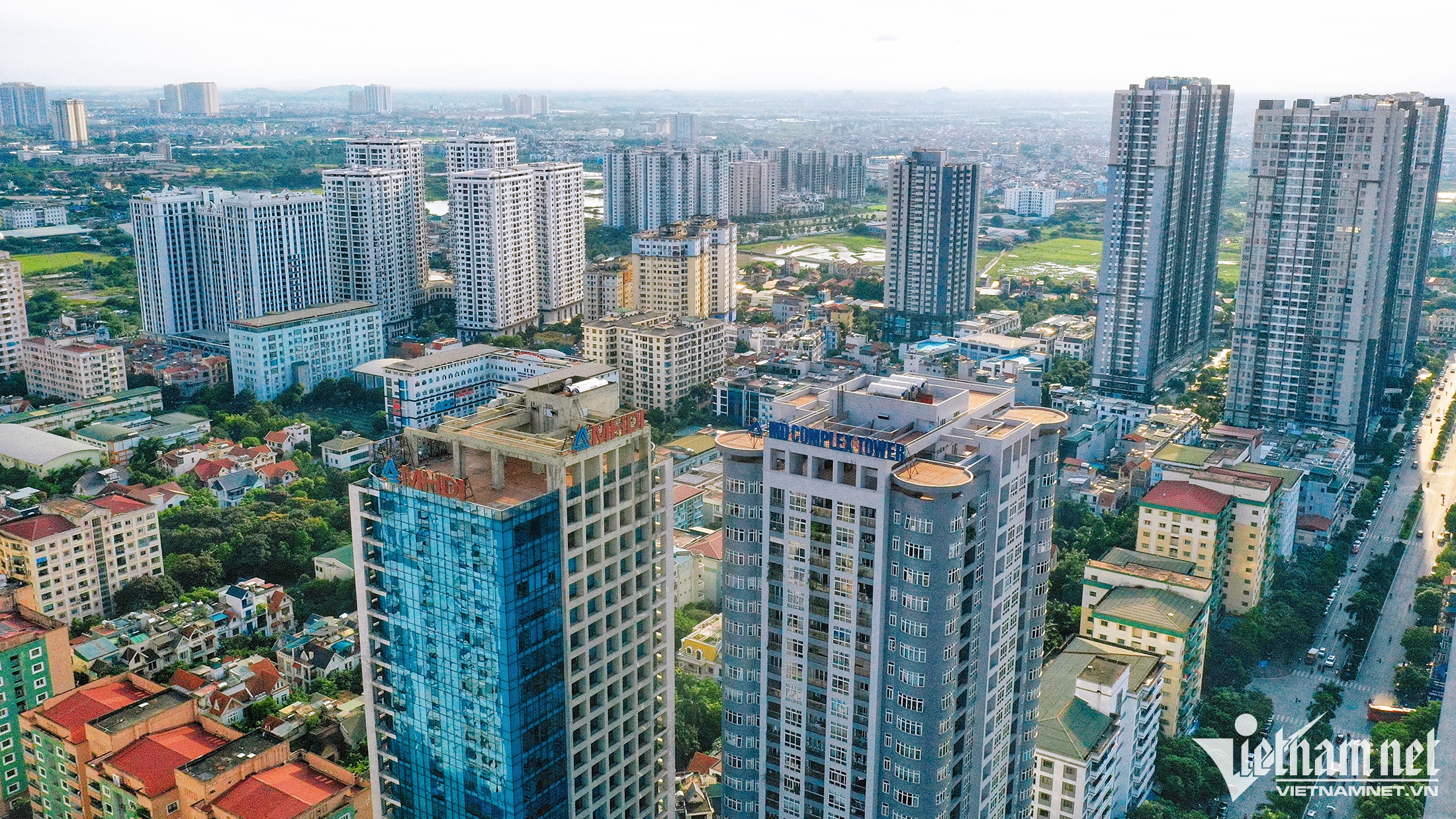 Lĩnh vực bất động sản, xây dựng đang chiếm dụng vốn lớn của nền kinh tế (ảnh: Hoàng Hà)