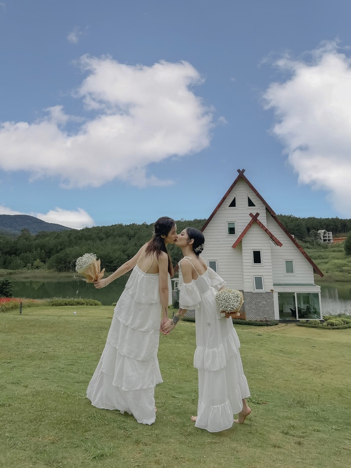 “Giờ cả nước biết em là của vợ rồi đó nhé!”