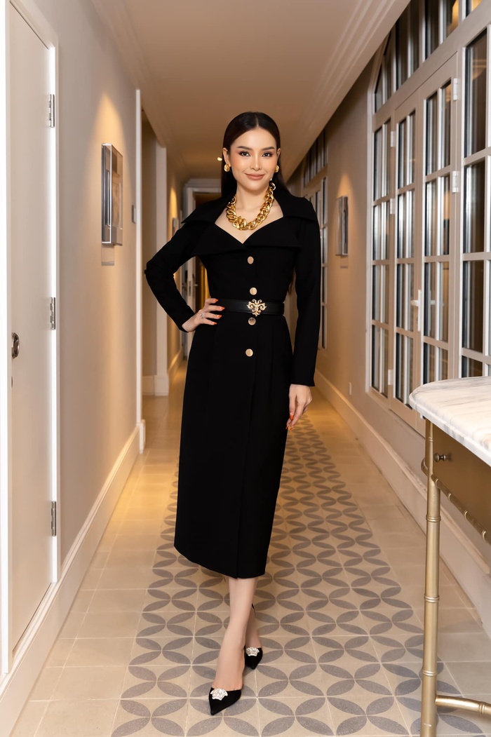 Sau khi kết hôn với Lý Bình, nữ ca sĩ được nhận xét nhan sắc ngày càng thăng hạng rõ rệt